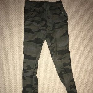 GARAGE ARMY JOGGERS